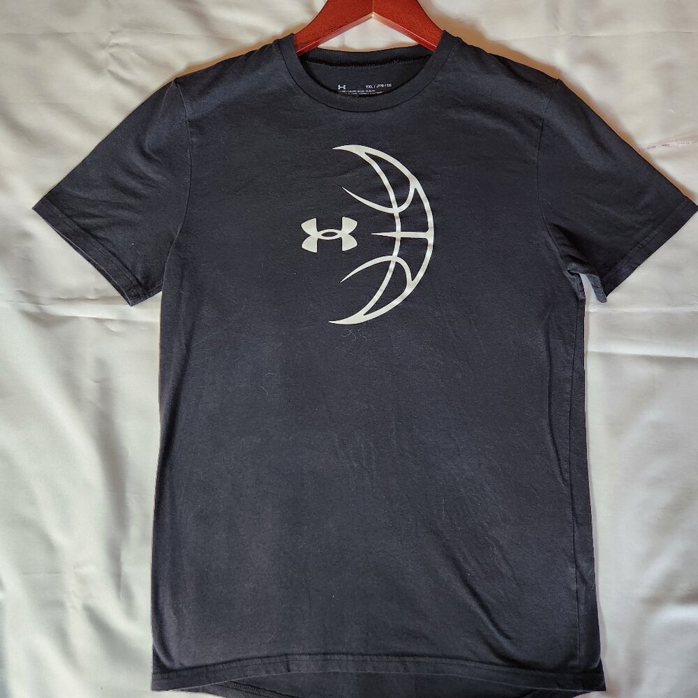 Under Armor Youth Boys Black size YXL